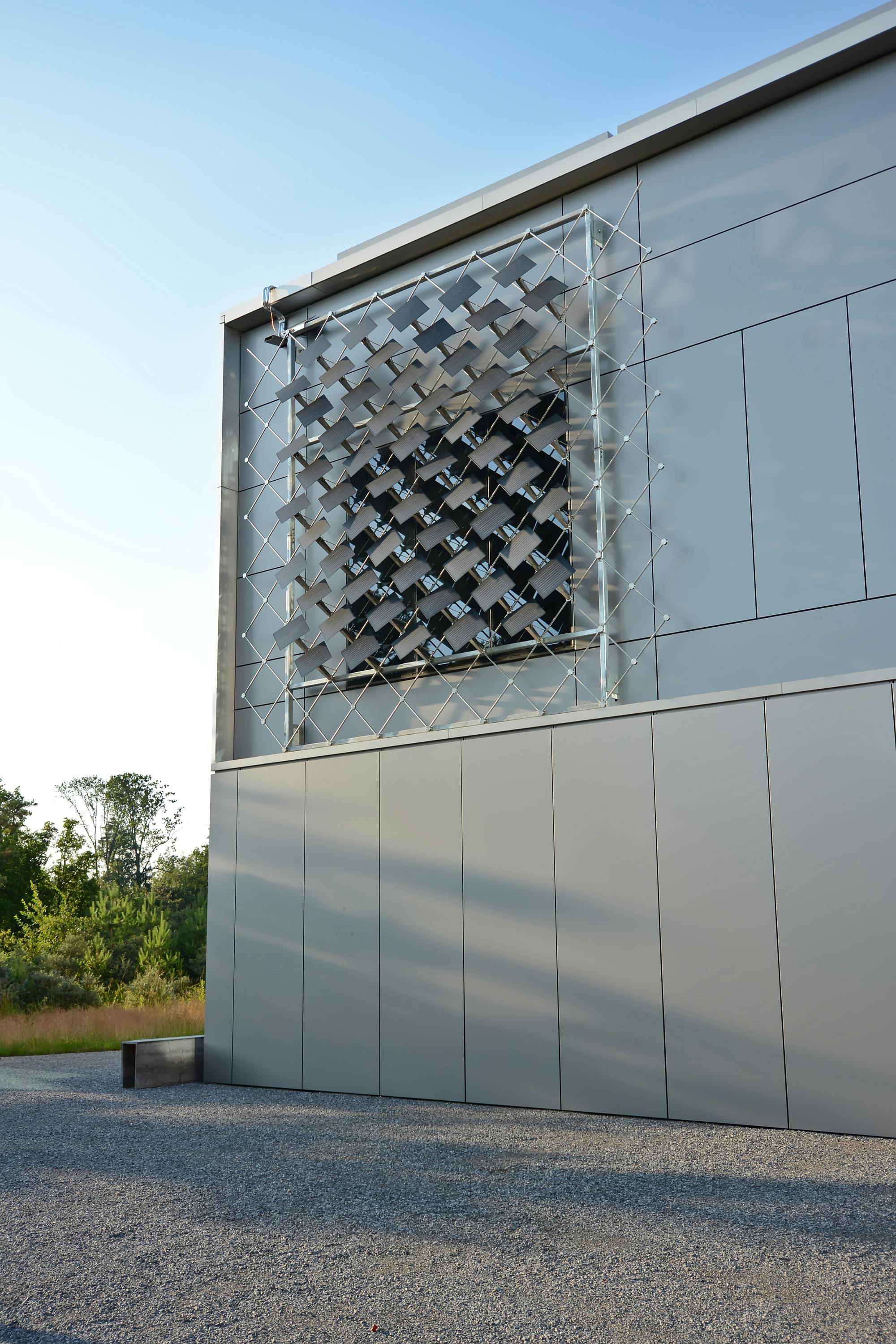 A Swiss startup devises an intelligent photovoltaic fa&ccedil;ade that tracks and moves with the sun Photo courtesy Zurich Soft Robotics
