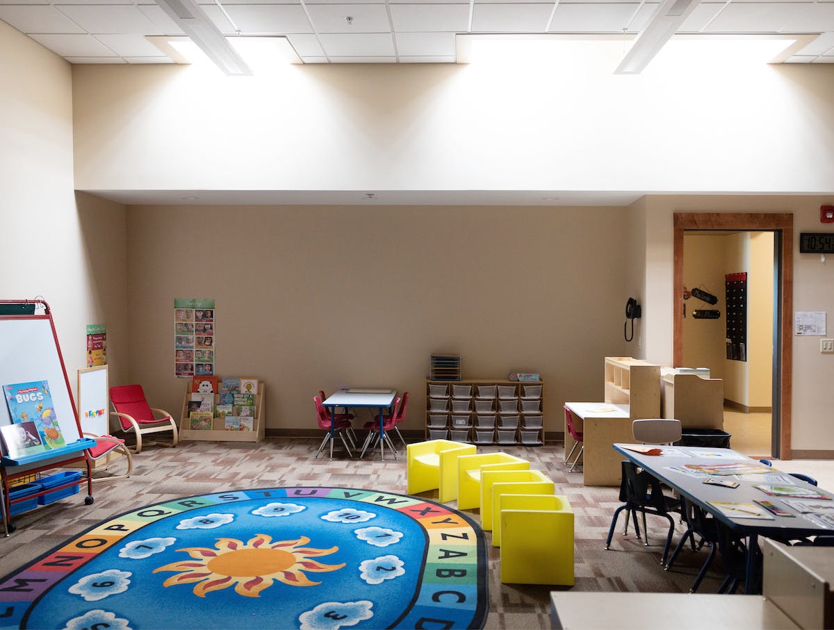 Lincoln School Classroom With Solatube Daylighting Systems No Artificial Lights Are On In This Photo