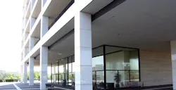 Neopariés preserves modern aesthetic of celebrated One Park Place building Neopariés preserves modern aesthetic of celebrated One Park Place building