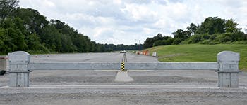 Xt 4200 M50 P1 Post & Beam Gate 02 350x150