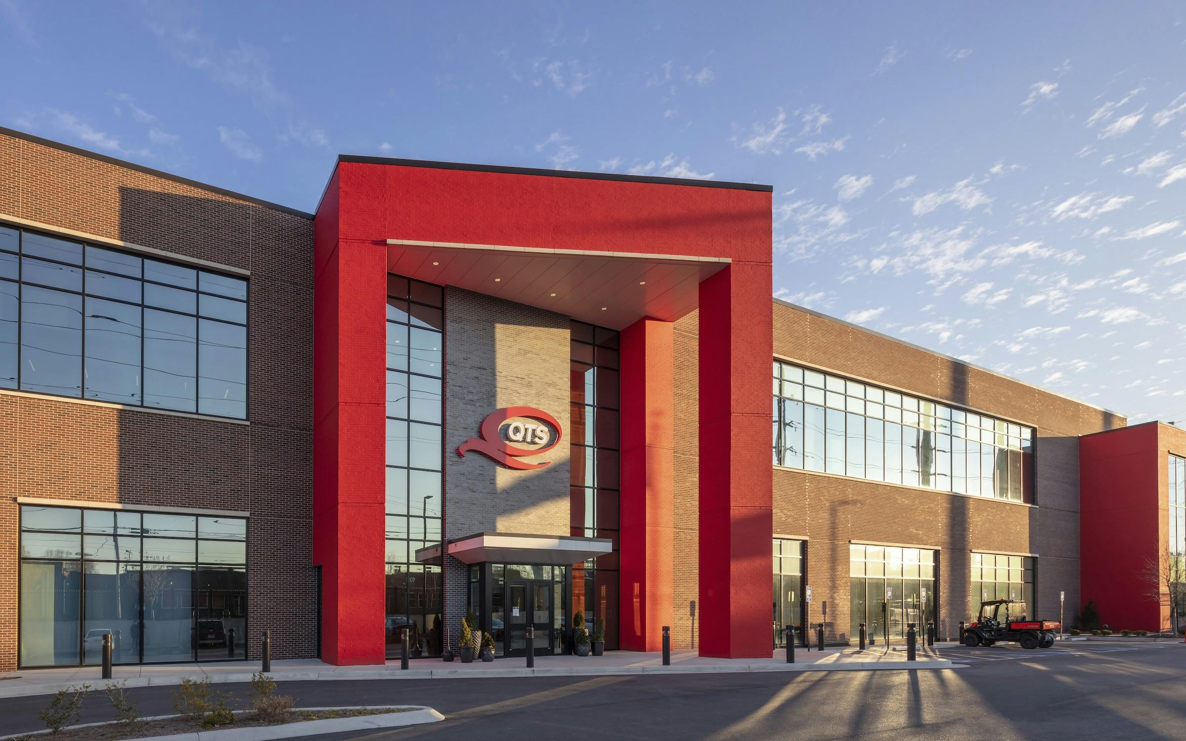 Corgan partnered with QTS in the master planning and construction of the QTS Project Granite Data Center in Atlanta, now recognized as the most connected facility in the southeast. Photo &copy; Kurt Griesbach, courtesy Corgan