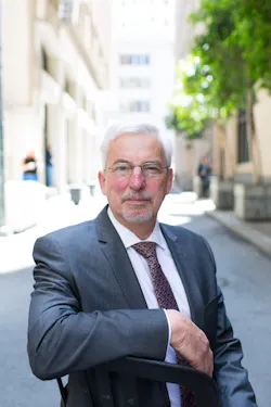 Barry%20 Giles Barry%20 Giles