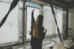 Christina Eisenbarth, HydroSKIN’s inventor, demonstrating the system. Photo: Institute of Lightweight Structures and Conceptual Design Christina Eisenbarth, HydroSKIN’s inventor, demonstrating the system. Photo: Institute of Lightweight Structures and Conceptual Design