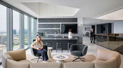 Pictured: Stonebriar Commercial Finance, Plano, Texas. Within this flexible space, employees can take in the natural light and outdoor views Pictured: Stonebriar Commercial Finance, Plano, Texas. Within this flexible space, employees can take in the natural light and outdoor views