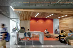 20712_n38_med 20712_n38_med