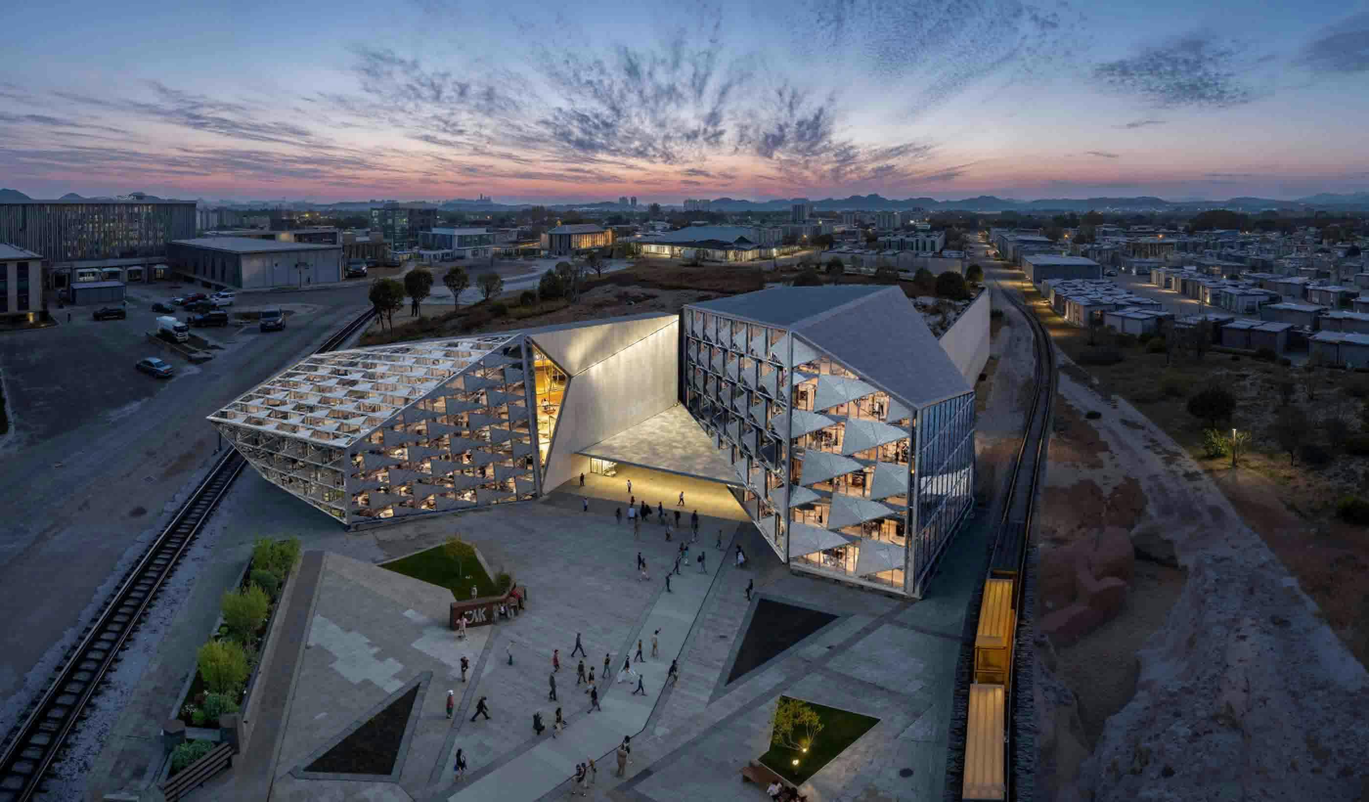 As part of IdeaXchange, here is Team 7&rsquo;s AI-powered competition project for the North American headquarters of a fictional aerospace company. New corporate offices include a research and development laboratory and an advanced manufacturing floor for product development and testing. The three-story 170,000-sf facility will house 275 employees. Rendering courtesy Stantec