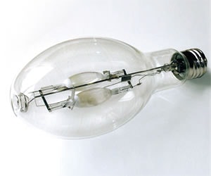 1651073259880 B 0612 Moneysaving32 Venturelight