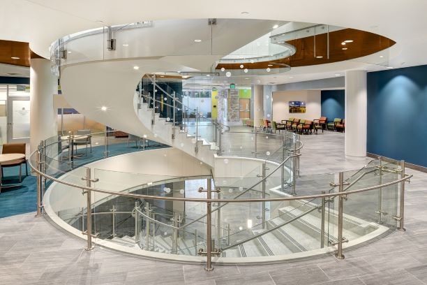 1651540126686 Trexcommercial Equinoxrailingsystem