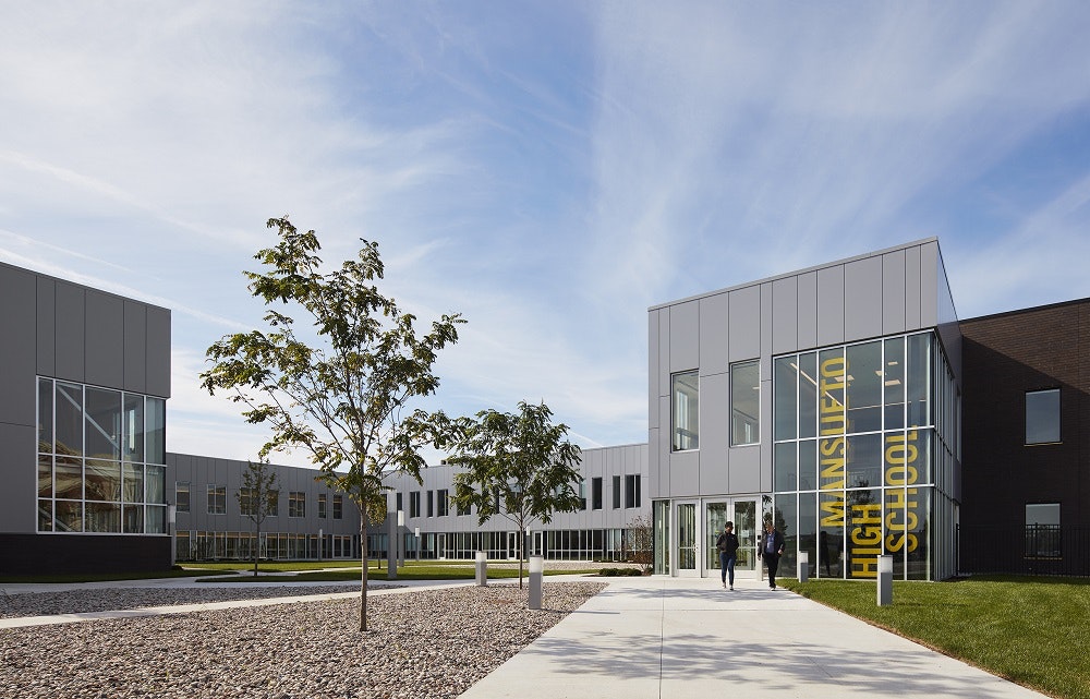 1652201013737 Mansueto Hero Front 1000