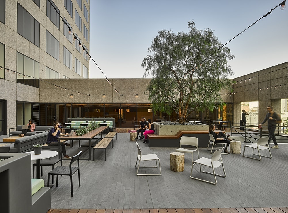 1652285763089 Hlw 915 Wilshire006 Slider