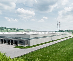 1652288893921 B 0615 Buzz Lowrise