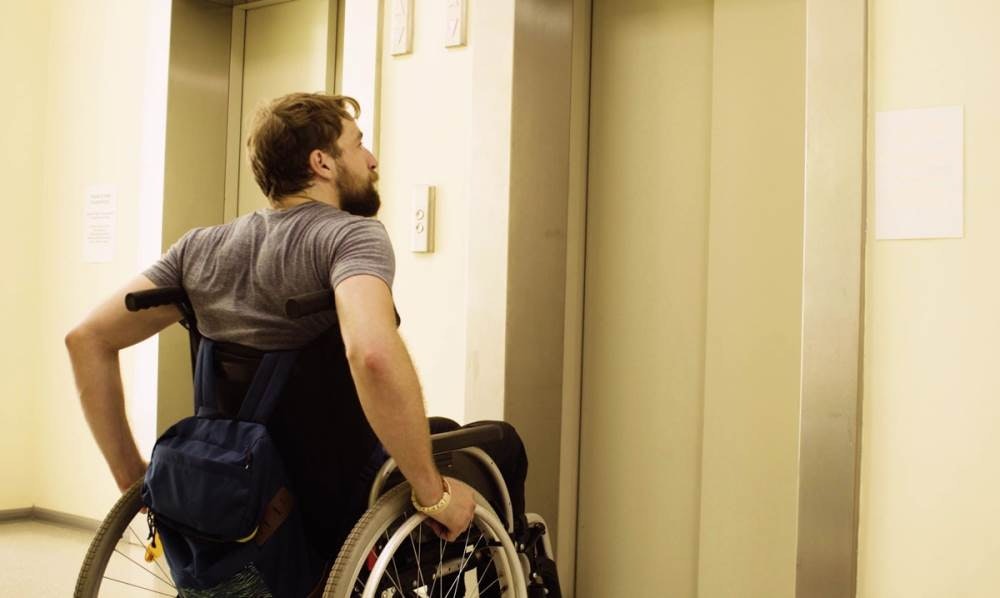 1652322277763 Man Wheelchair 1200