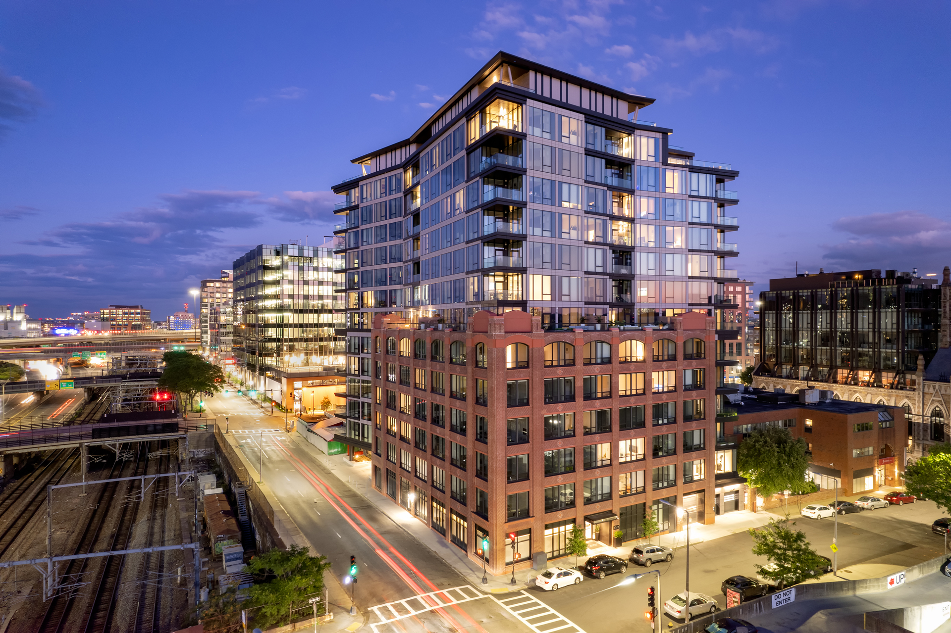 100 Shawmut is a striking condominium community in Boston&rsquo;s South End Landmark District. The combination of adaptive reuse and new construction preserved an iconic local building, which formerly served as a warehouse.