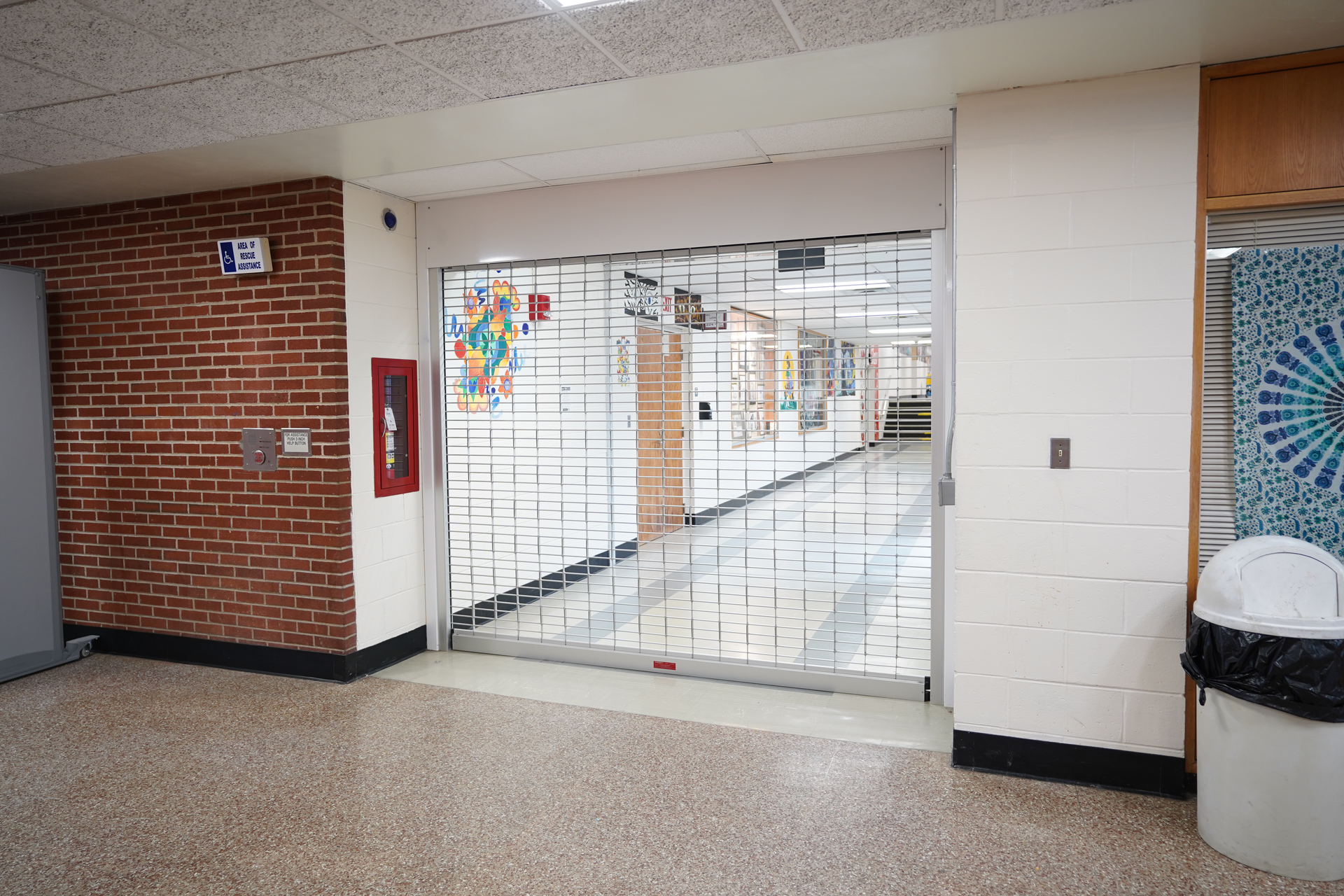 Clopay Corporation Crossing Gard With Threat Protect