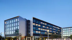 The exterior of the citizenM Menlo Park hotel is the result of modular construction and an architectural dialog with Frank Gehry designs at Meta’s nearby headquarters. The exterior of the citizenM Menlo Park hotel is the result of modular construction and an architectural dialog with Frank Gehry designs at Meta’s nearby headquarters.