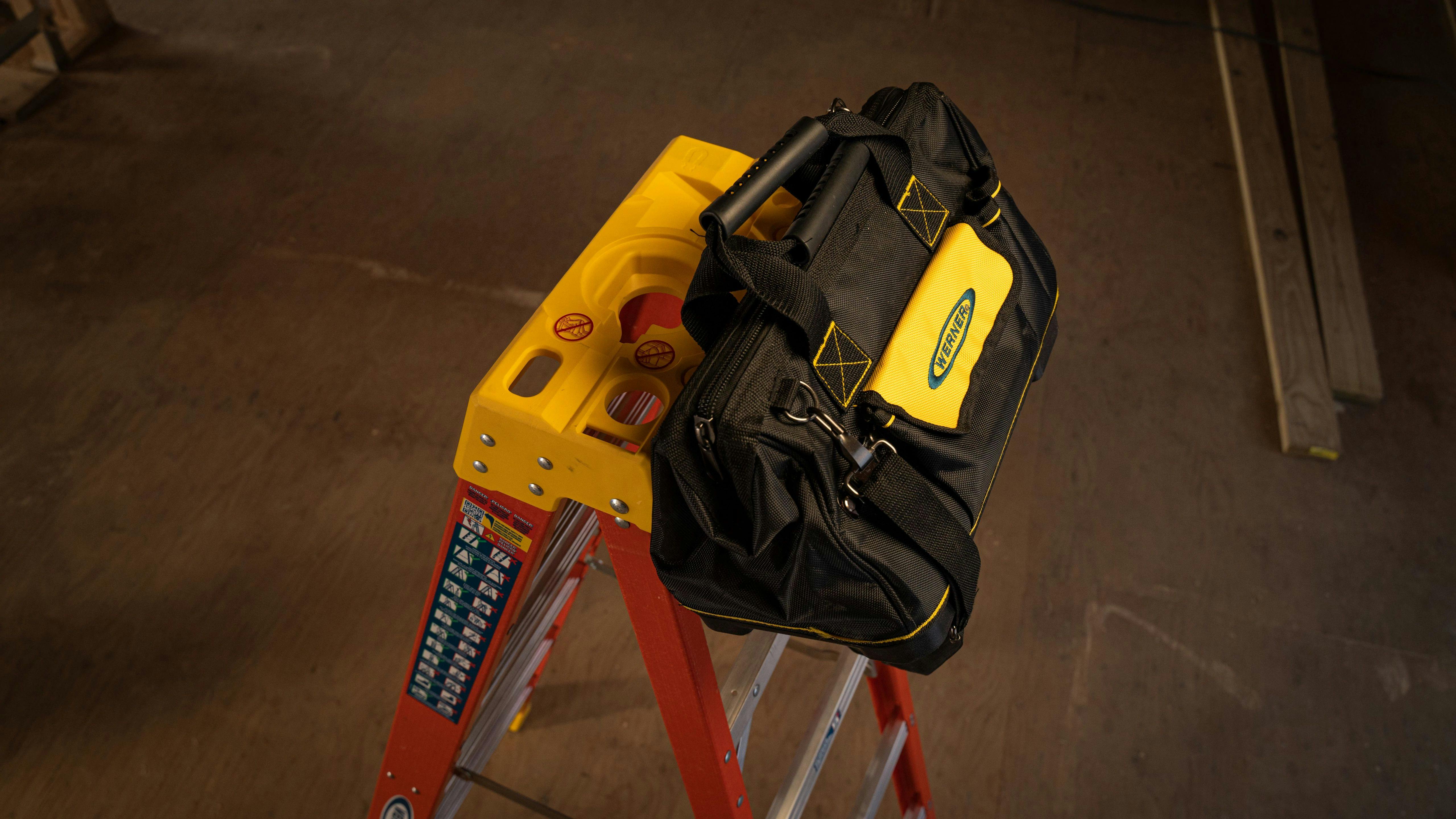 werner__locktop_ladder_tops