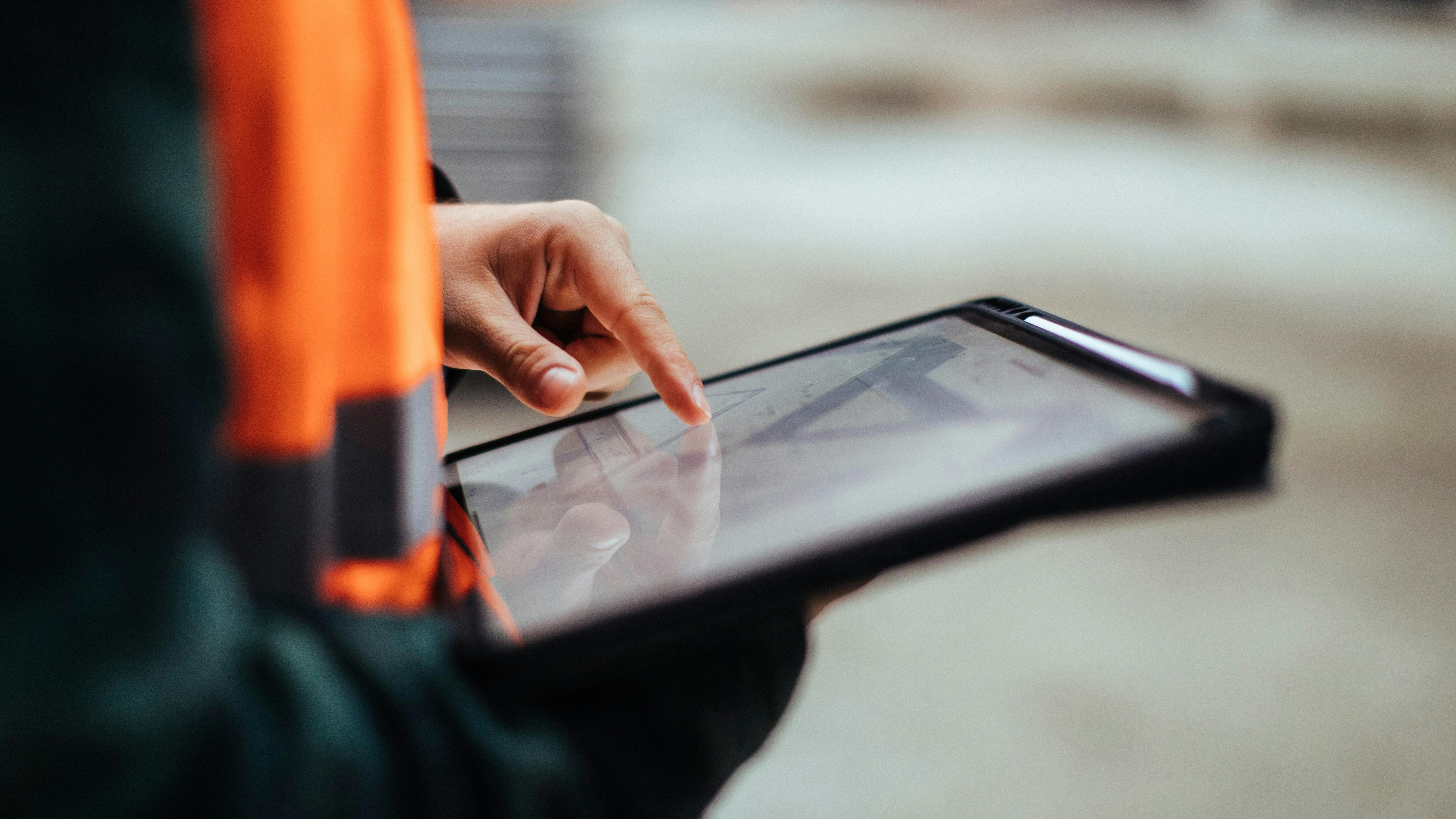 facility-manager-technology-assist-concept