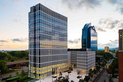 Space available in modern Frankfurt office tower. Lights not included but LaaS an option.