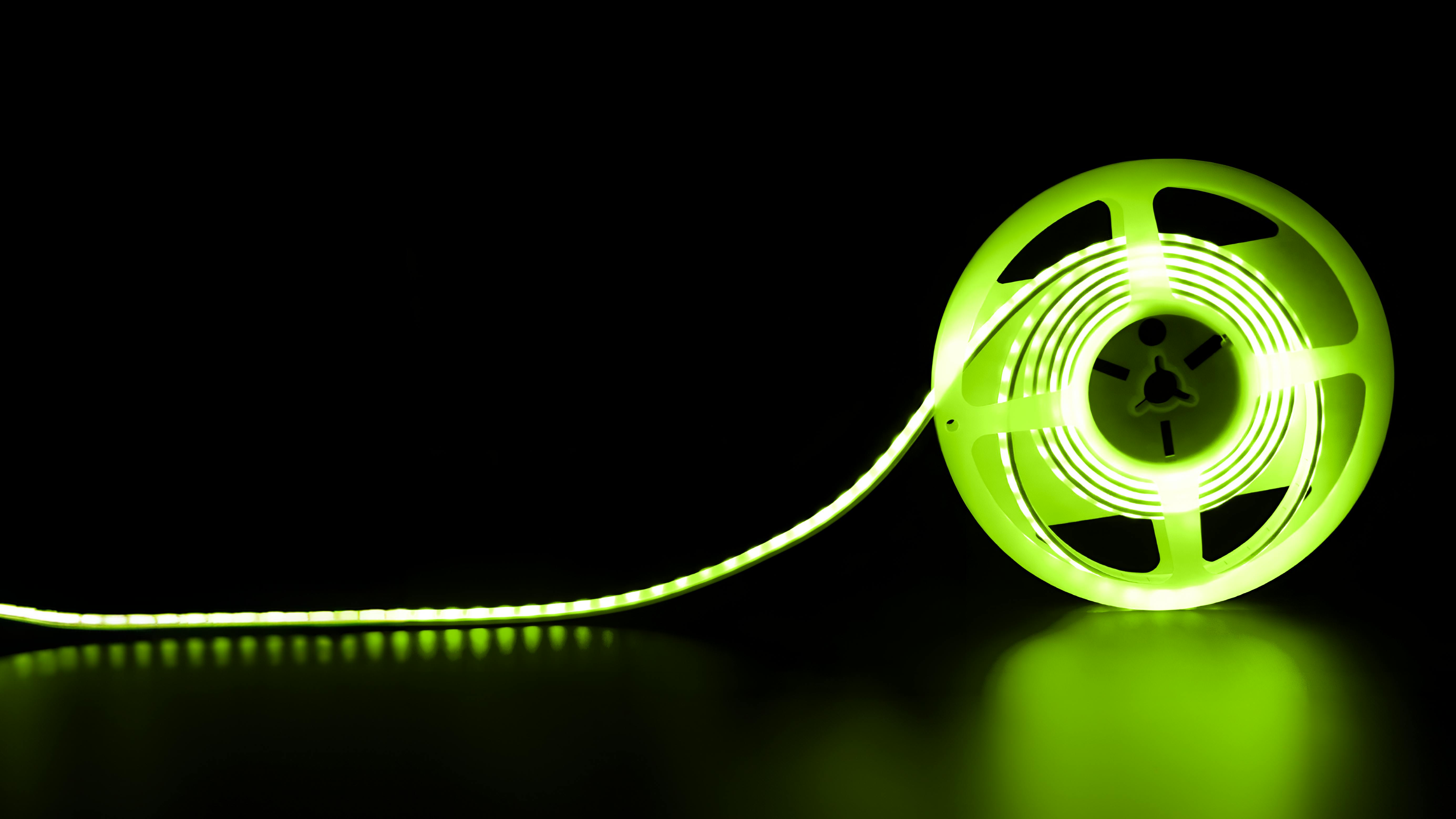 powershades_smart_lighting_rgbw_tape_lights