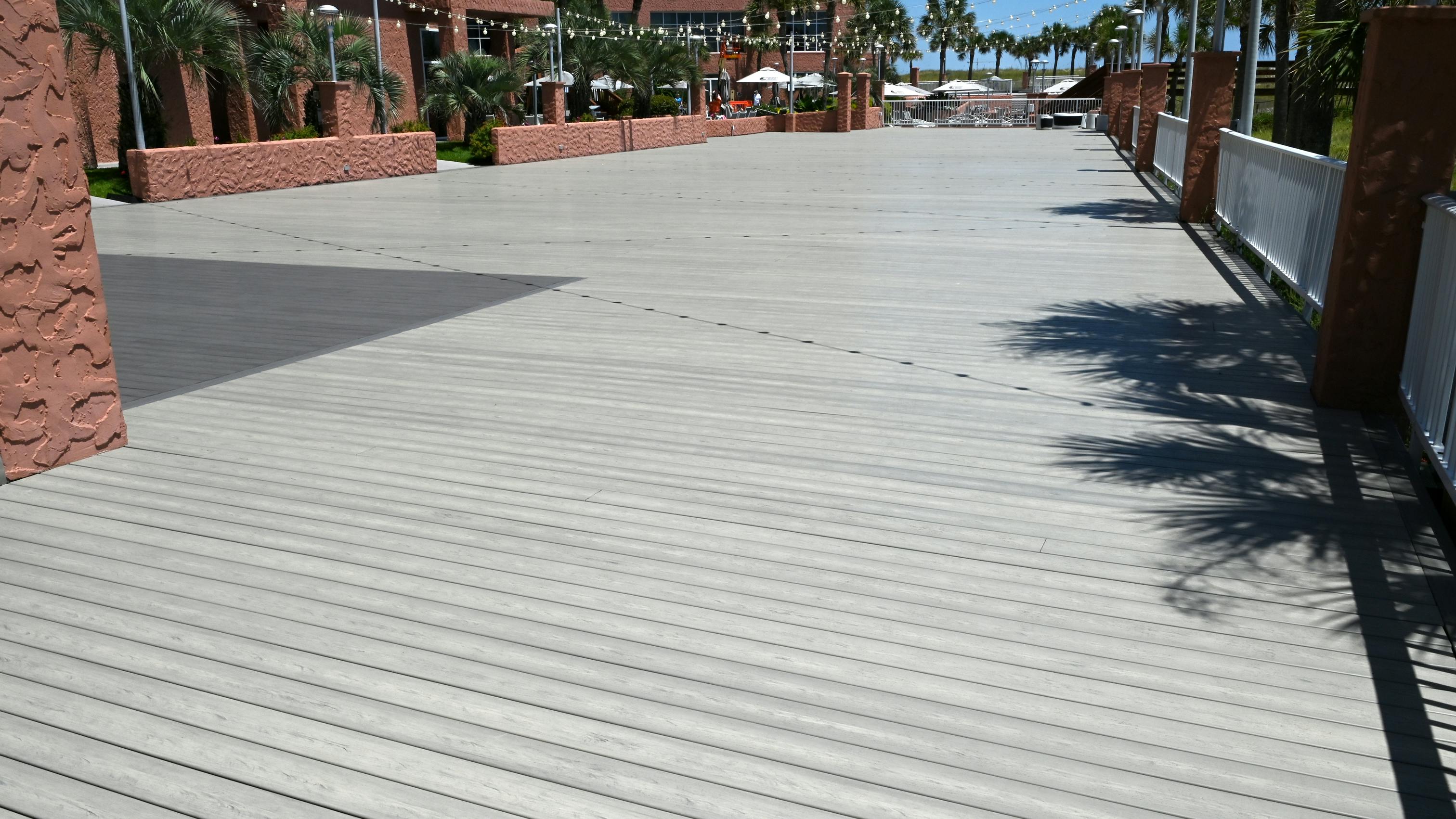 678aa311f0e0ee477a026d3d Strongdek Beach Deck