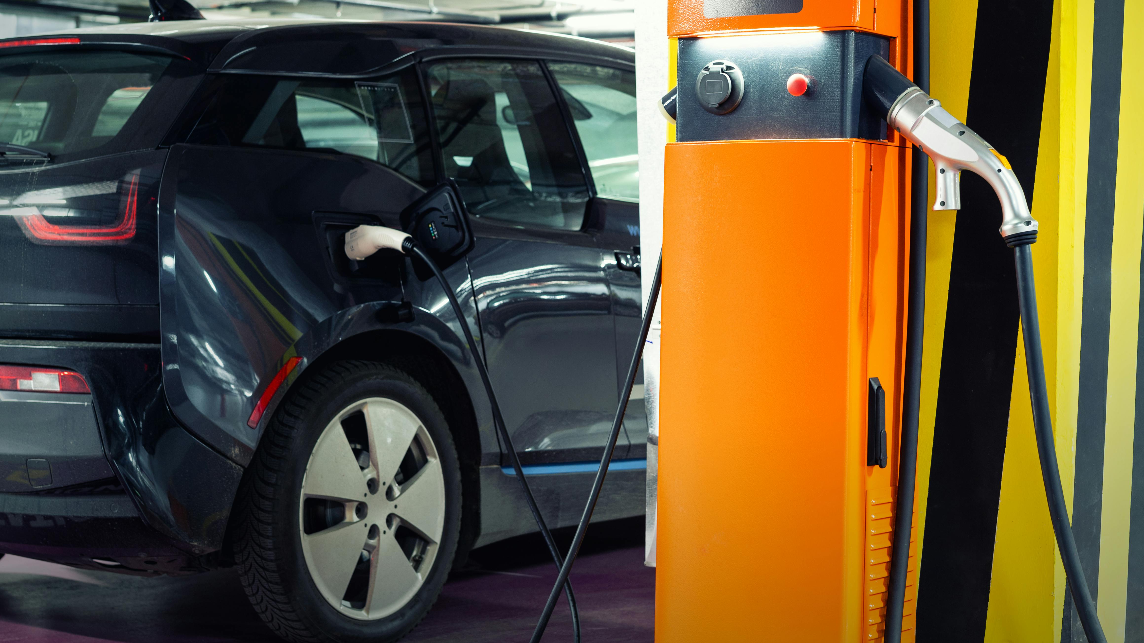 Electric vehicles can put an extra strain on the grid, but battery storage systems can help mitigate the impact.