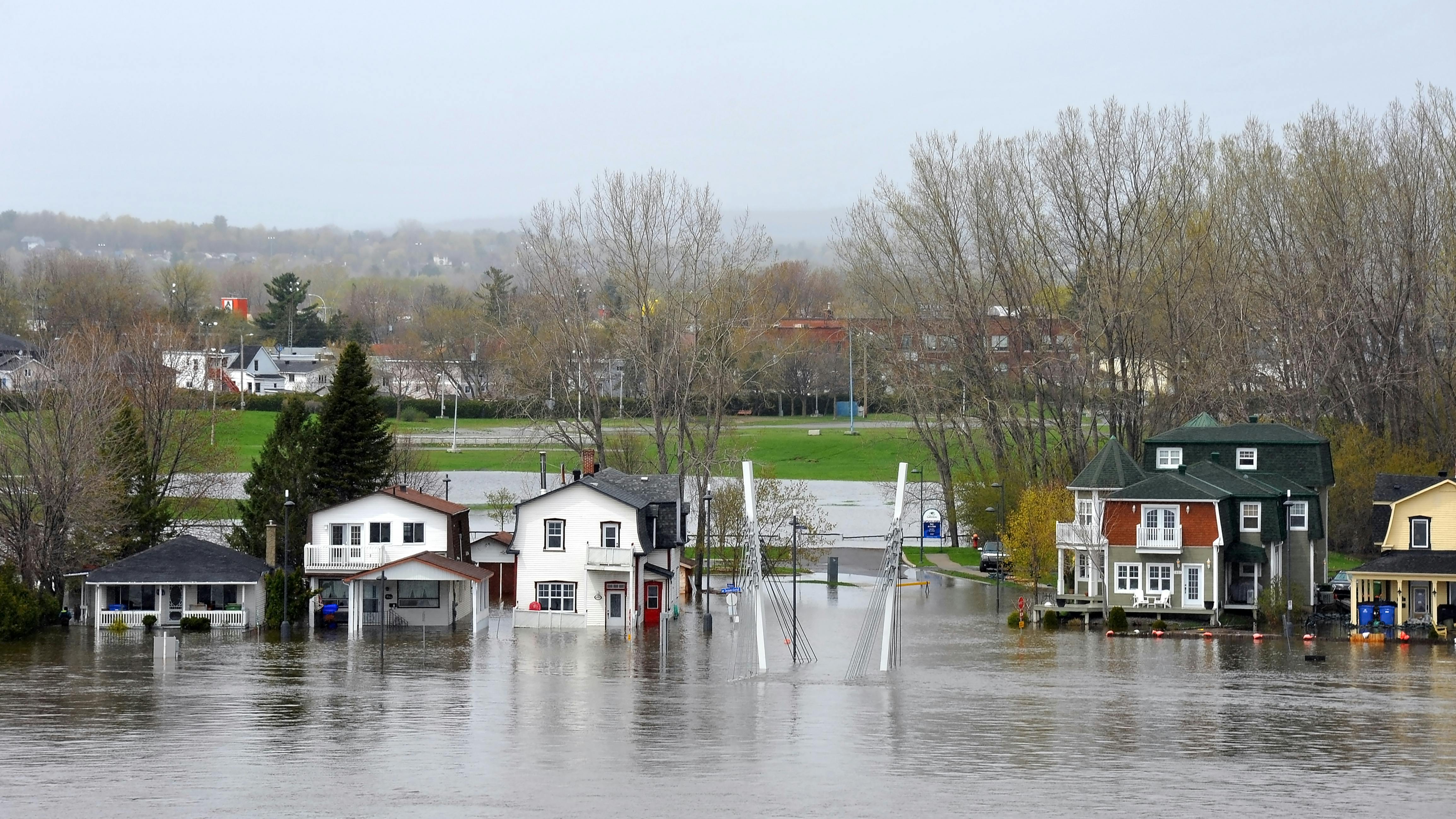 Severe flooding inundates the Rue Jacques-Cartier on the Quebec side of the Ottawa River in 2017.