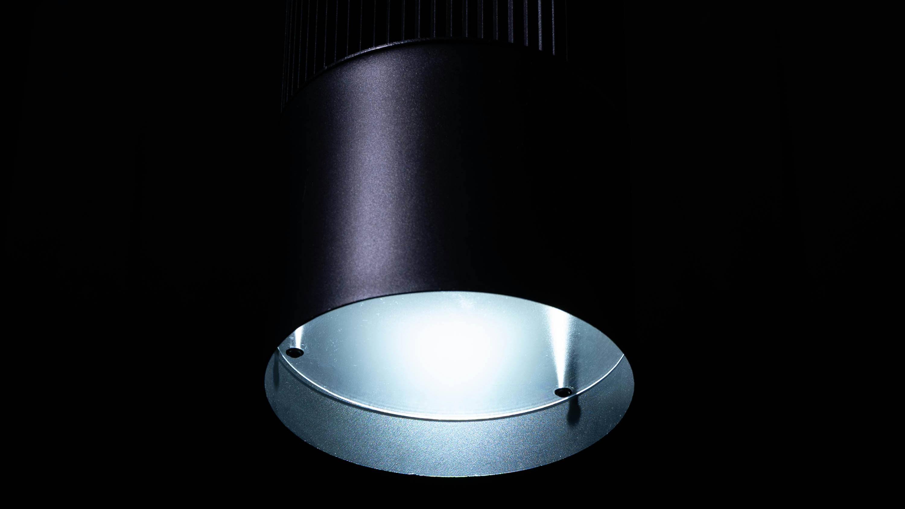 acclaim_lighting__cylinder_one_spectrum