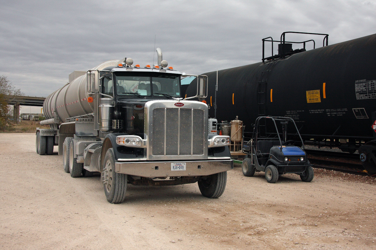 Crude oil transport by rail, truck, barge growing steadily in US Bulk