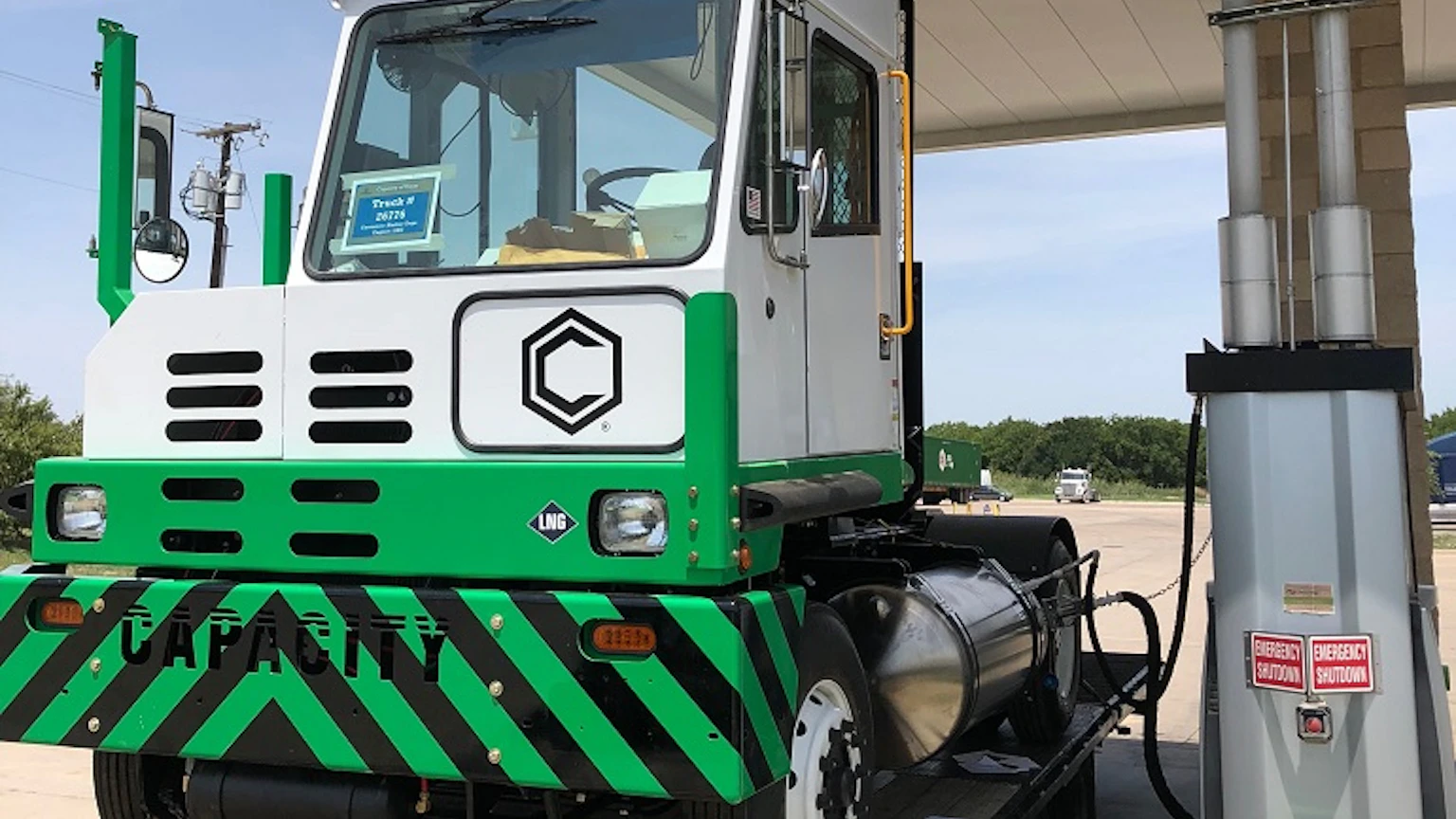 REV Group adds LNG engines to Capacity terminal tractors | Bulk Transporter
