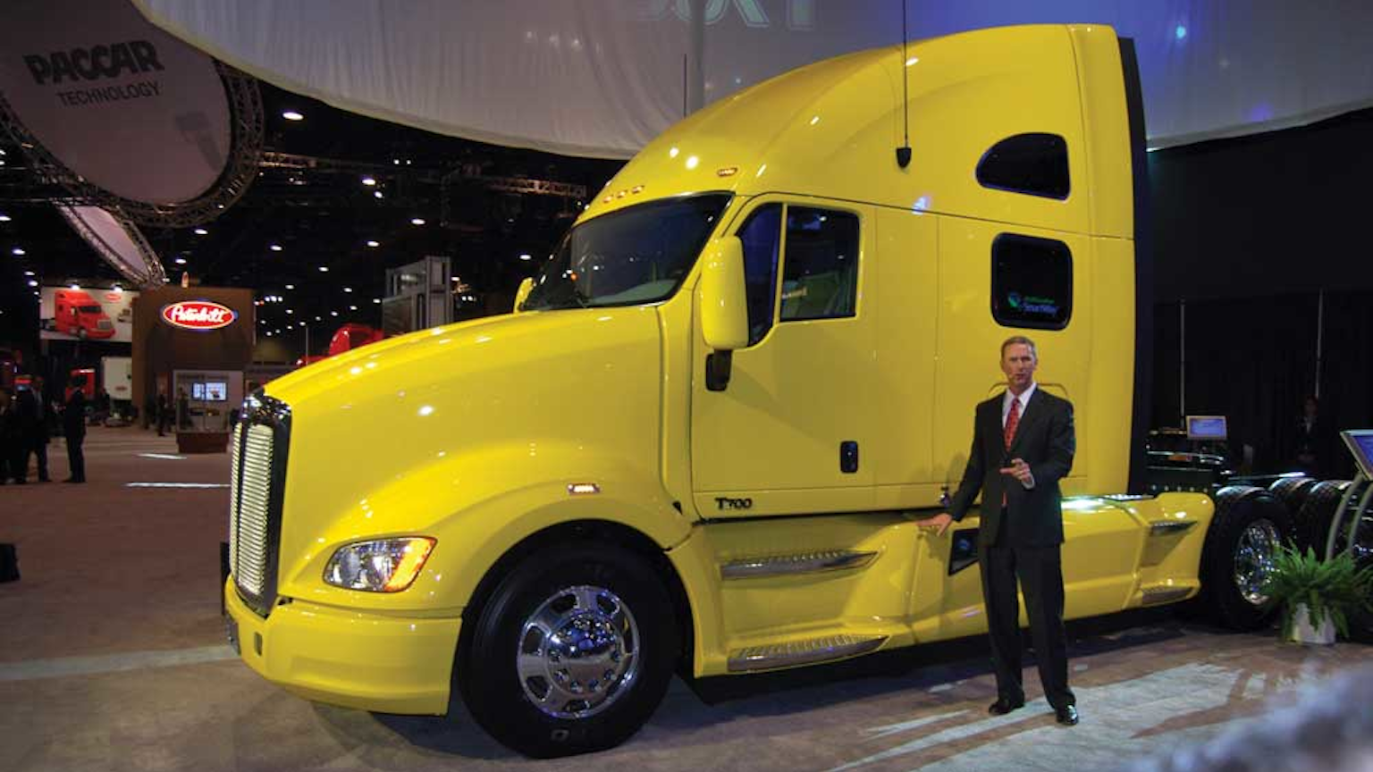 Kenworth introduces new T700, other offerings Bulk Transporter