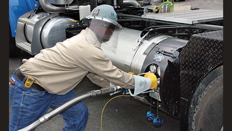 New Report Touts Emission Benefits Of Nat Gas Truck Engines Bulk Transporter