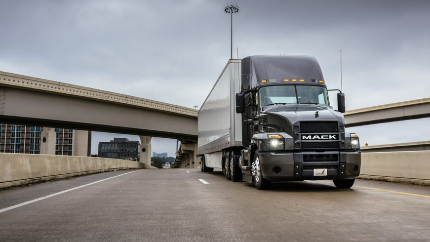 Mack Anthem now available with day cab roof fairing Bulk Transporter