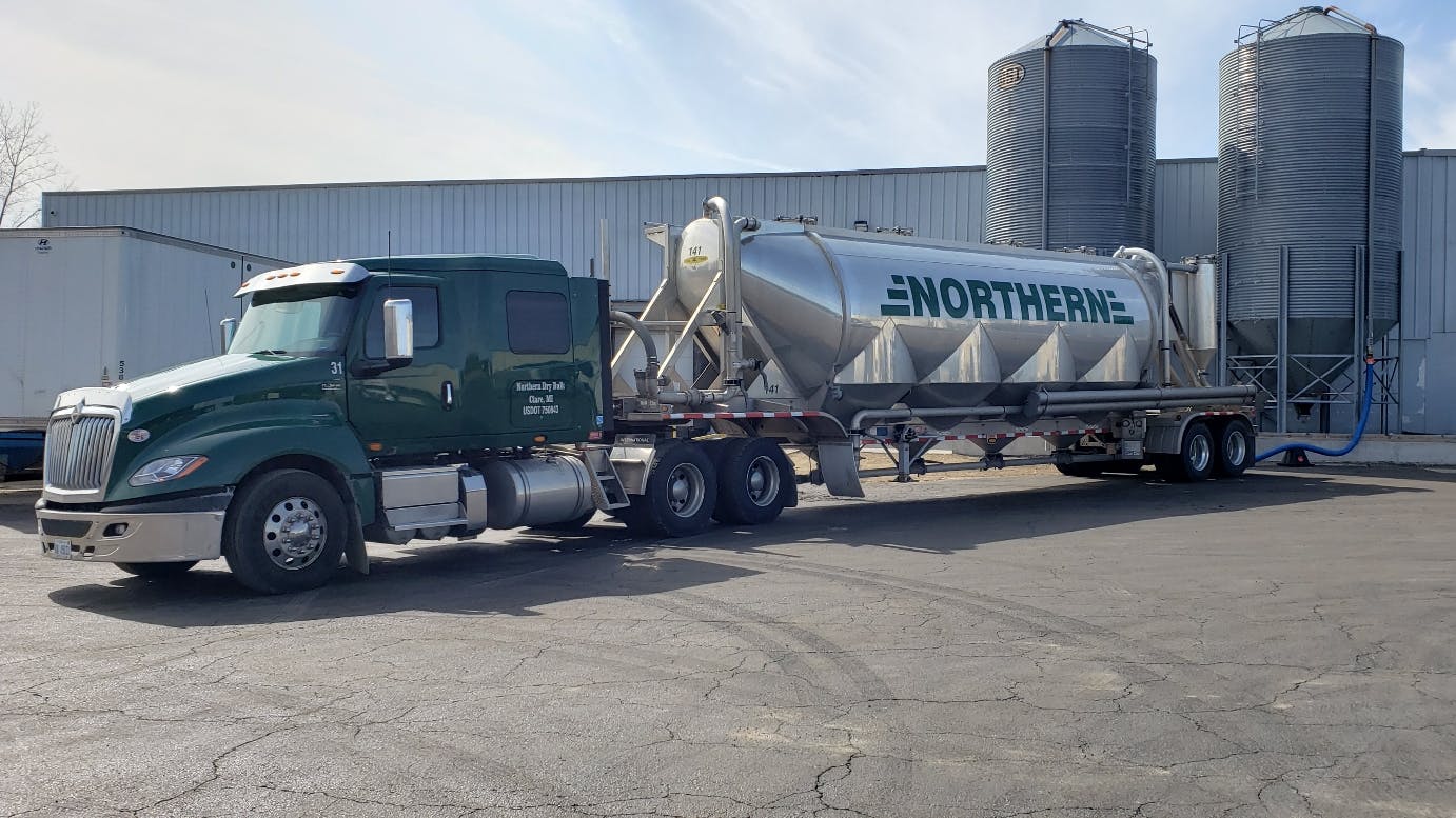 65cb73d68dcd59001e4808a3 Northern Dry Bulk Truck312