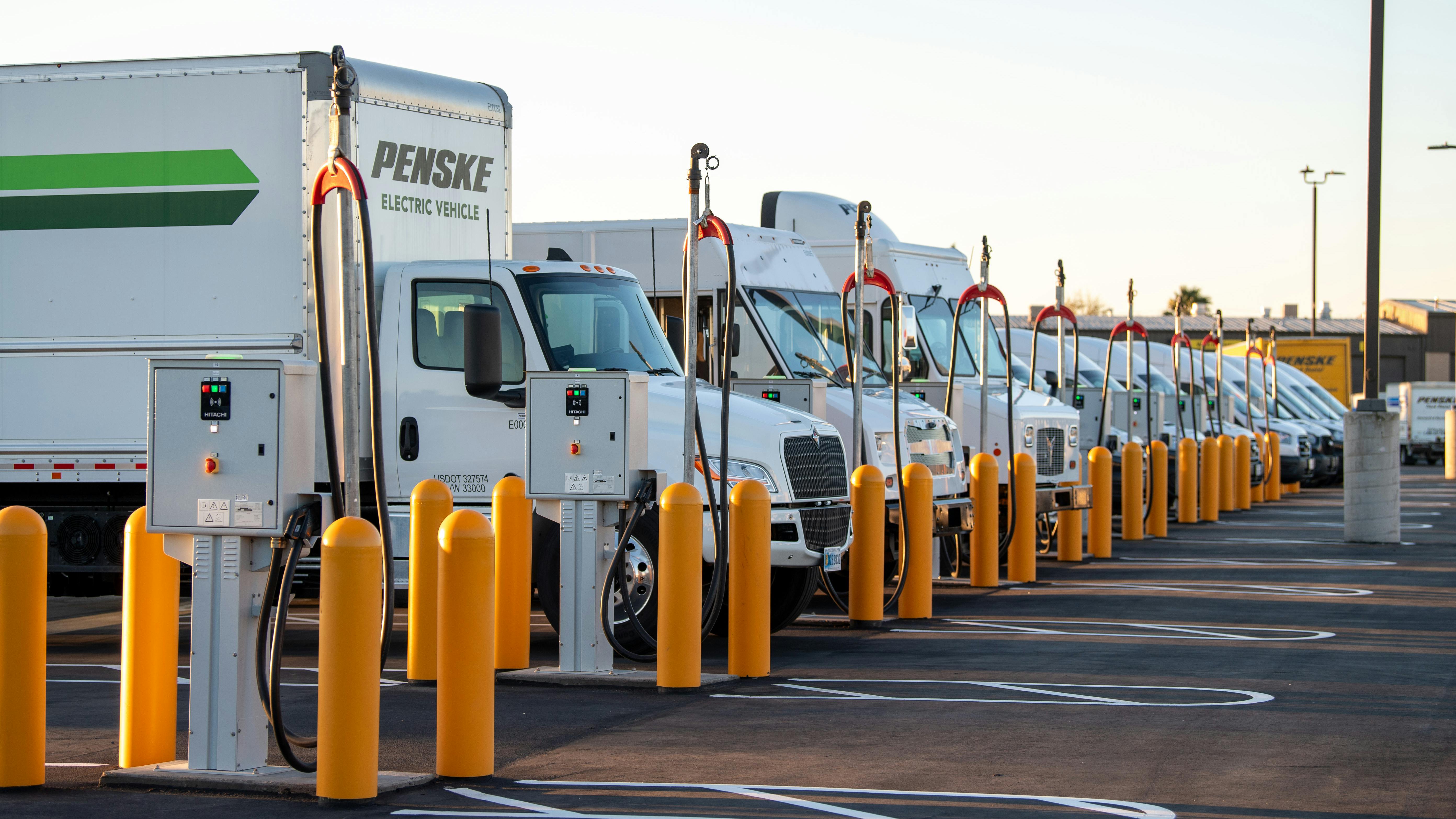 664360823d1f9d5da1f78b1c Penskeevscharging