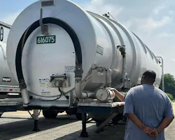 The cargo tank’s frameless, monocoque structure adds strength, allowing it to withstand twisting and turning; and its rounded design eliminates exposed piping and components—cannisters are enclosed on vacuum units—boosting fuel efficiency, discouraging corrosion, and simplifying cleaning. The cargo tank’s frameless, monocoque structure adds strength, allowing it to withstand twisting and turning; and its rounded design eliminates exposed piping and components—cannisters are enclosed on vacuum units—boosting fuel efficiency, discouraging corrosion, and simplifying cleaning.