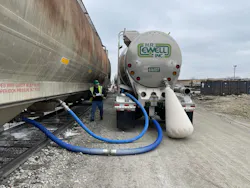 HR Ewell runs 20 Heil Super Flo vacuum pneumatic dry bulk trailers for transloading operations. HR Ewell runs 20 Heil Super Flo vacuum pneumatic dry bulk trailers for transloading operations.