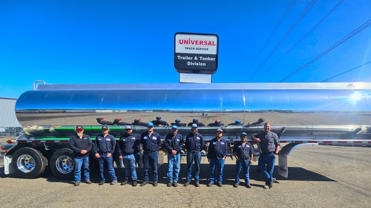 Peter Thayer, UTS trailer and tanker general manager, at left, and David Fabian, Tremcar seniors sales representative, at right, played key roles in forming the new dealer partnership between UTS and Tremcar.