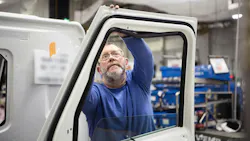 The all-new Volvo VNR, built on a largely redesigned platform, offers improved visibility, safety technologies, and fuel economy, supporting Volvo’s growth in North American markets and U.S. manufacturing commitments. The all-new Volvo VNR, built on a largely redesigned platform, offers improved visibility, safety technologies, and fuel economy, supporting Volvo’s growth in North American markets and U.S. manufacturing commitments.