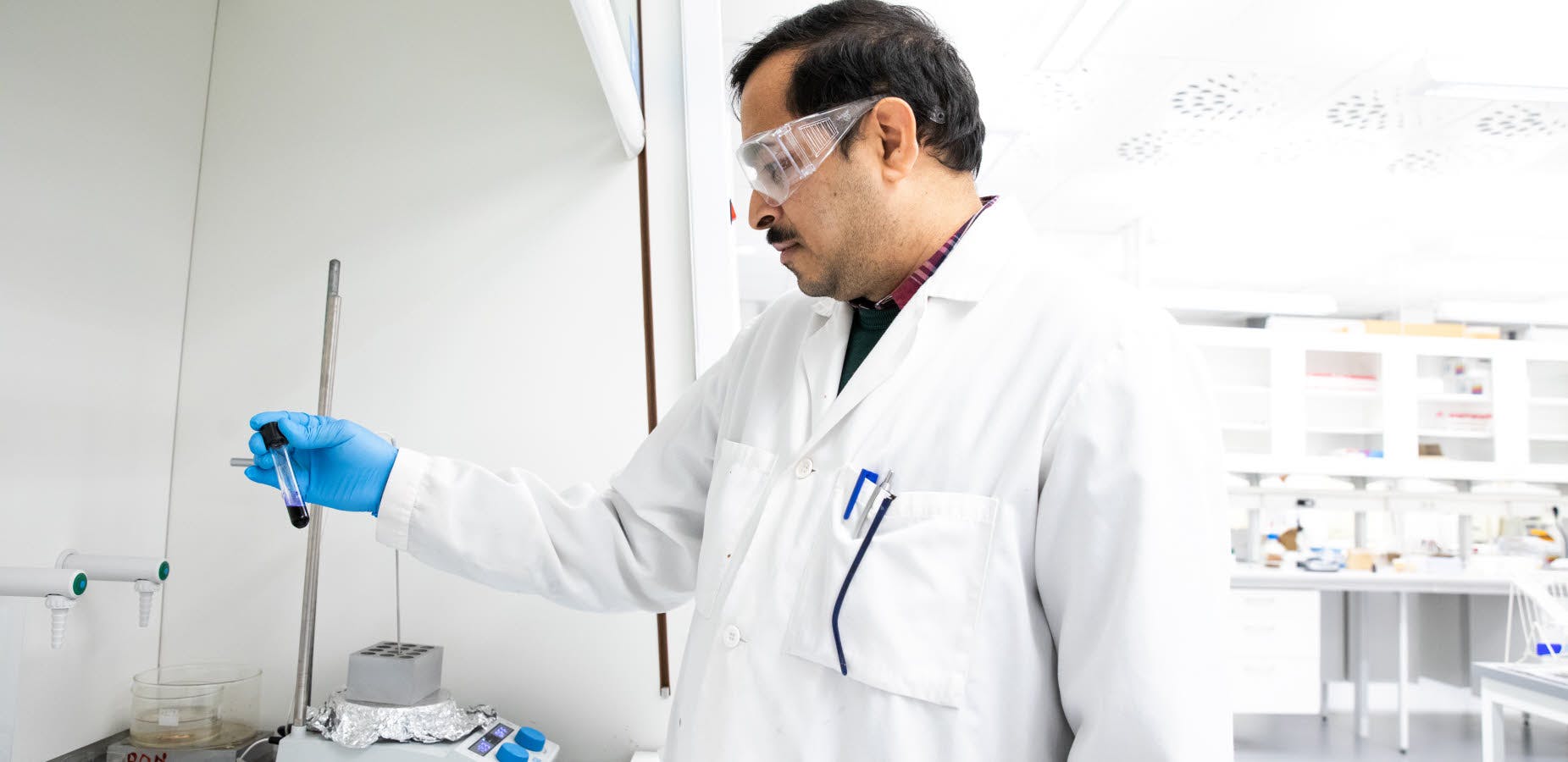 65d52cbf86b419001eef6293 Linnaeus Researcher