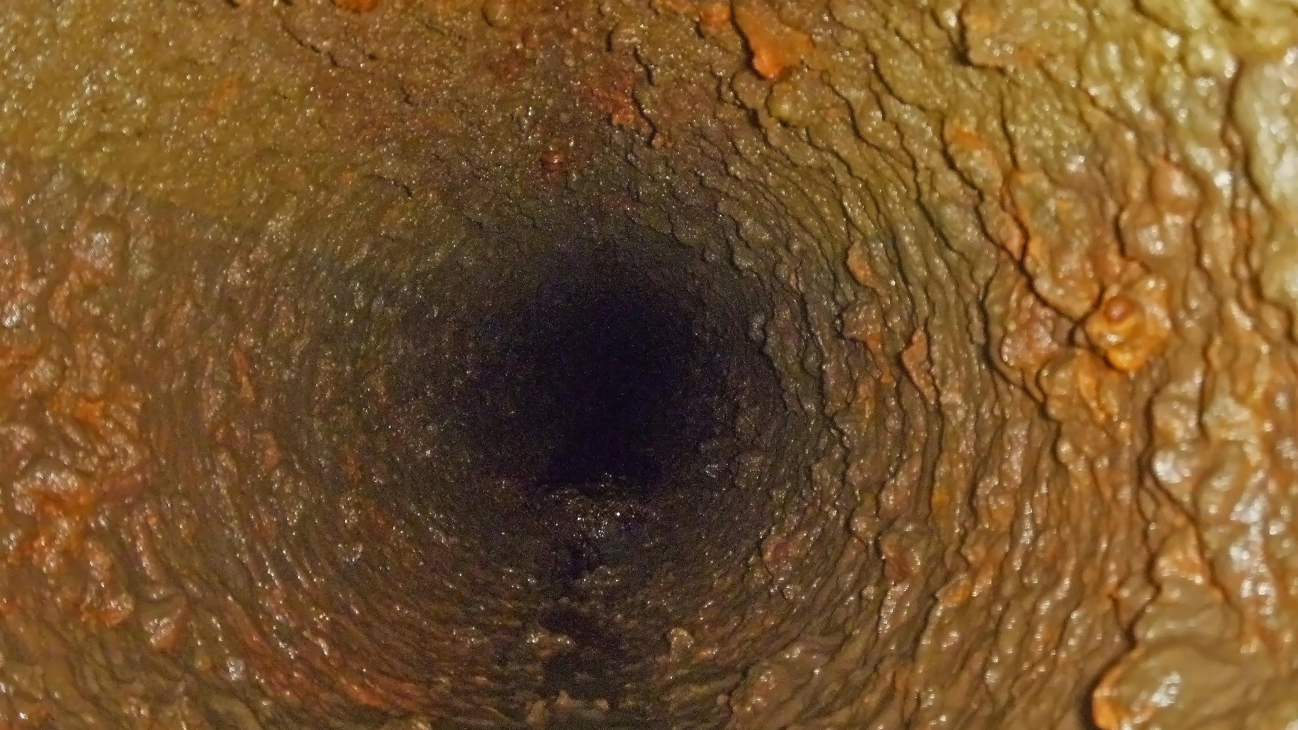 Sedimentation of Scale Calcium Carbonate, sludge and Corrosion products in the main pipeline of the cooling system