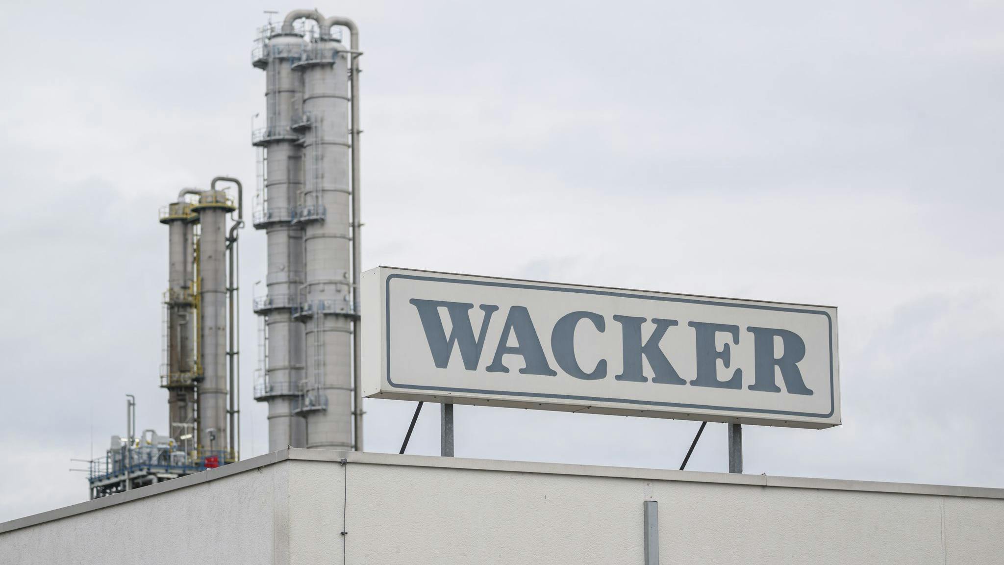 A company sign can be seen on the roof at the entrance to Wacker Chemie AG's Nuenchritz site. (Robert Michael/dpa/TNS)