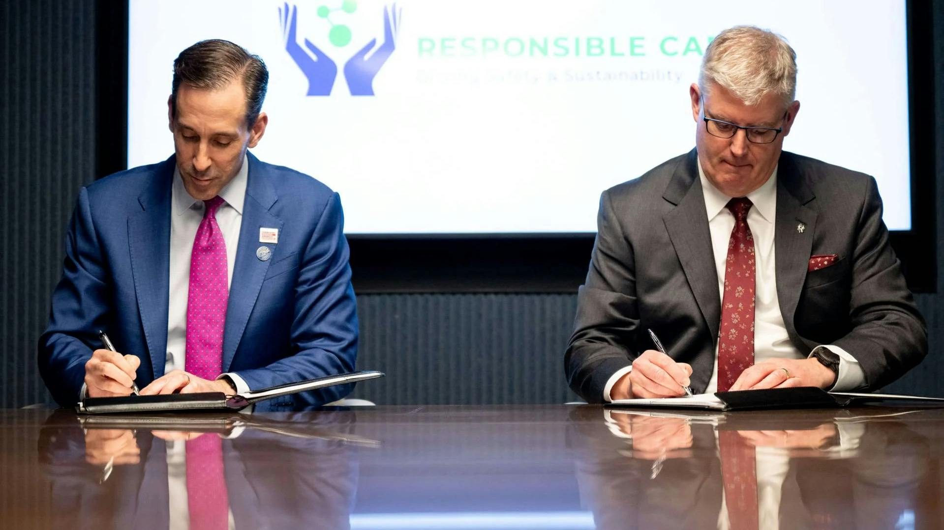 Chris Jahn, President & CEO of American Chemistry, renews a Memorandum of Understanding with Greg Moffatt, President & CEO of the Chemistry Industry Association of Canada