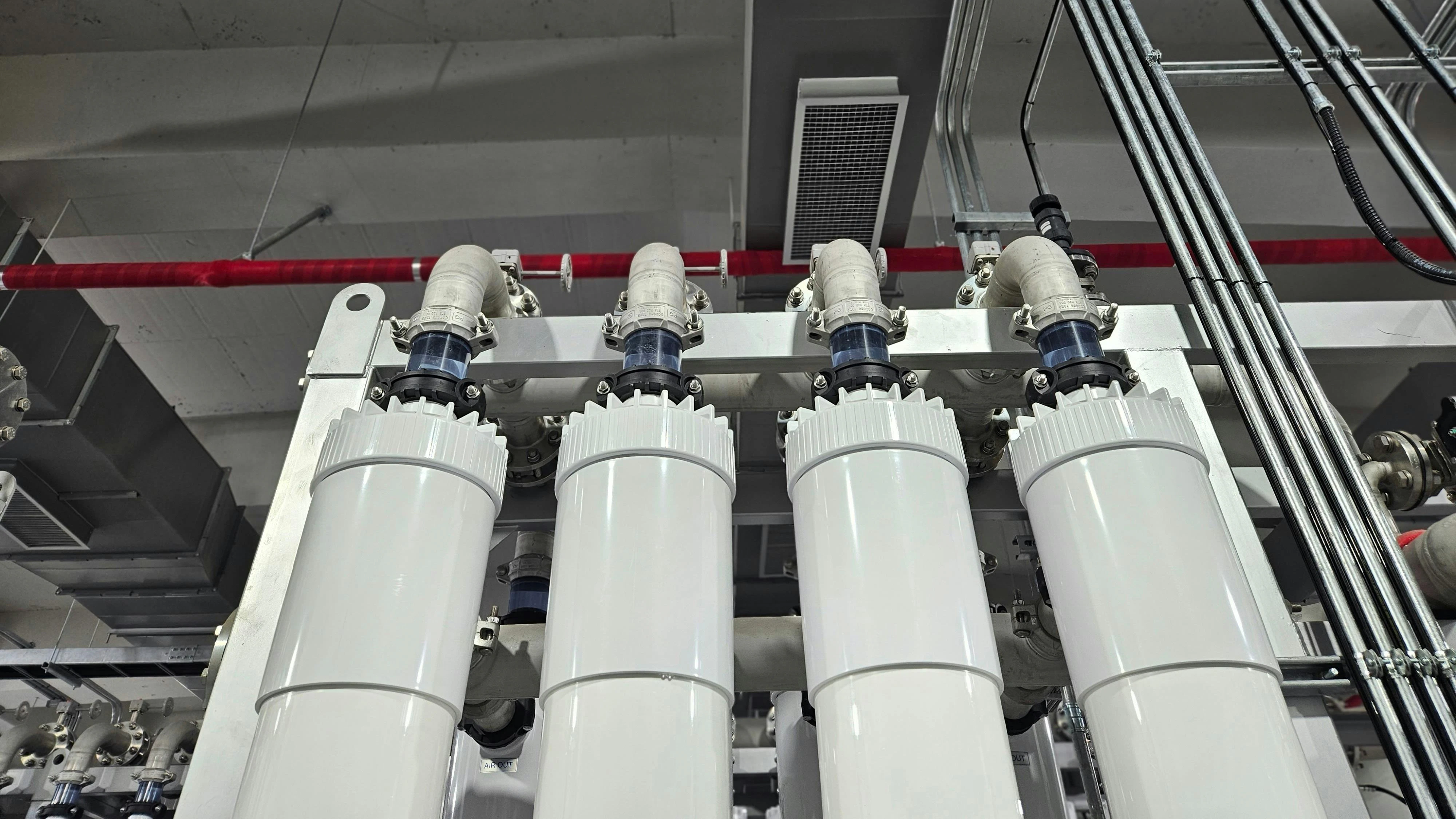 UF membrane filtration facility inflow and outflow connector