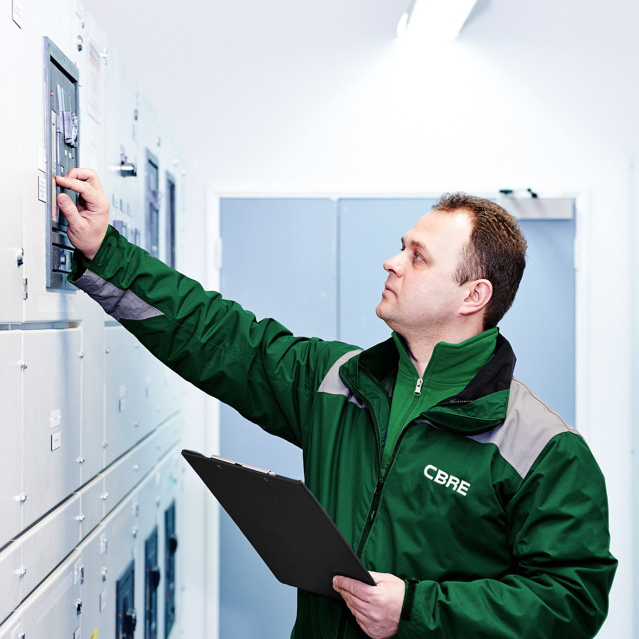 A technician works in a CBRE data center. CBRE recently announced all its data center technicians will earn the Certified Data Centre Technician Professional (CDCTP) certification from CNet Training.