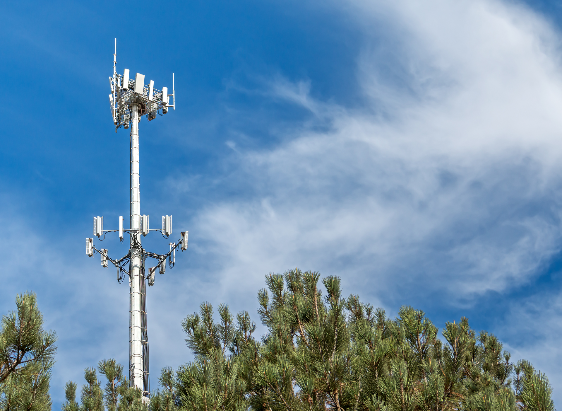 Addendum 1 to the ANSI/TIA-607-D standard will include recommendations (&ldquo;should&rdquo; statements) about the number of ground rods connected to monopole towers, depending on the tower base&rsquo;s width.