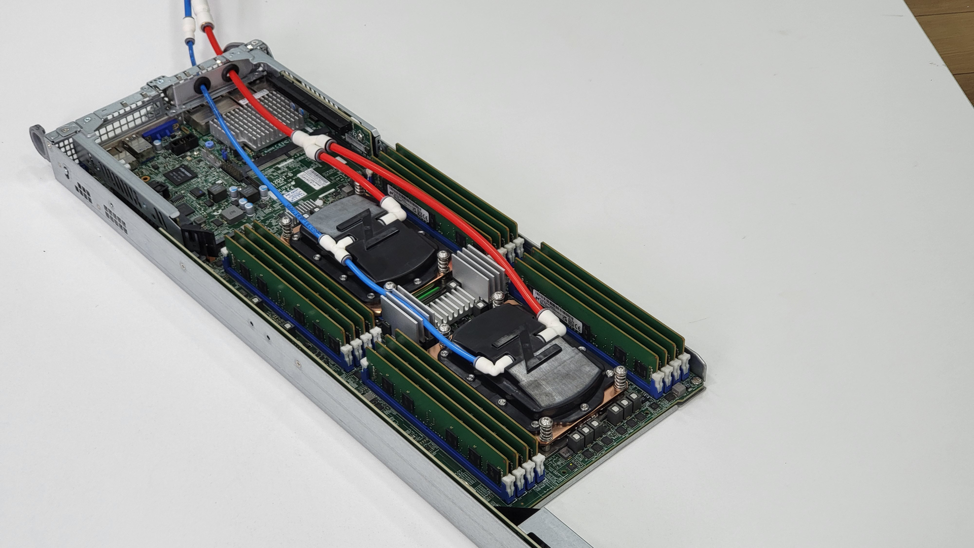 ZutaCore's HyperCool direct-on-chip, two-phase, waterless liquid cooling technology.