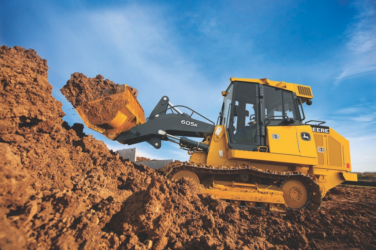 1654795576800 John Deere 605k Crawler Loader