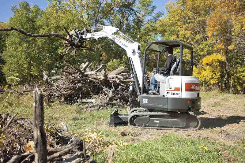 Bobcat E32i excavator
