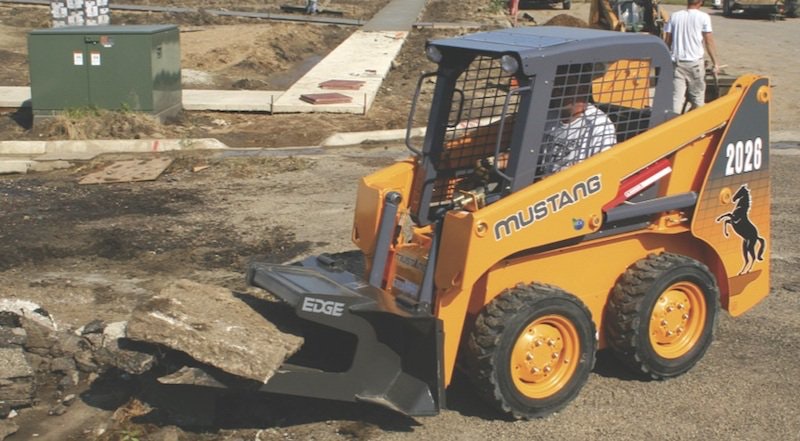 Mustang 2026_skid steer