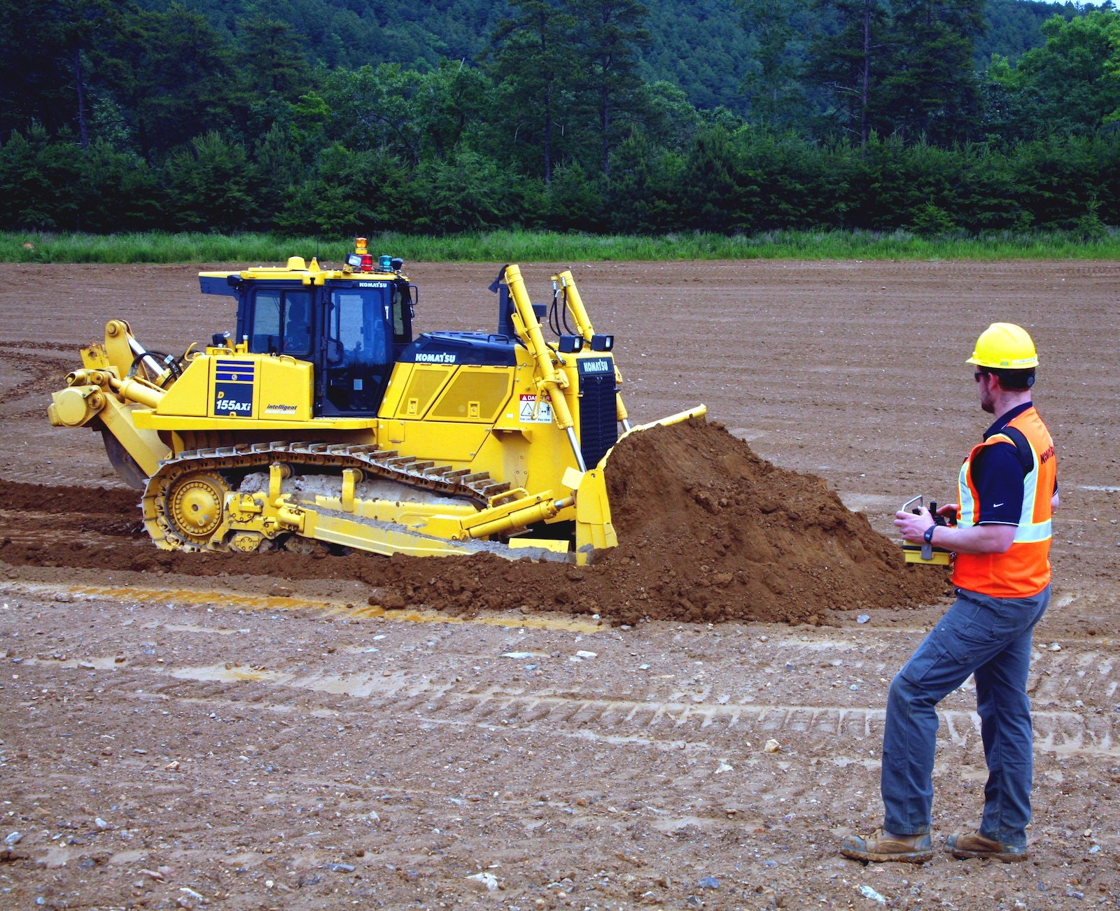 Komatsu D155AXi-8 RC dozer